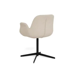 Elise Karmstol Apia Sand