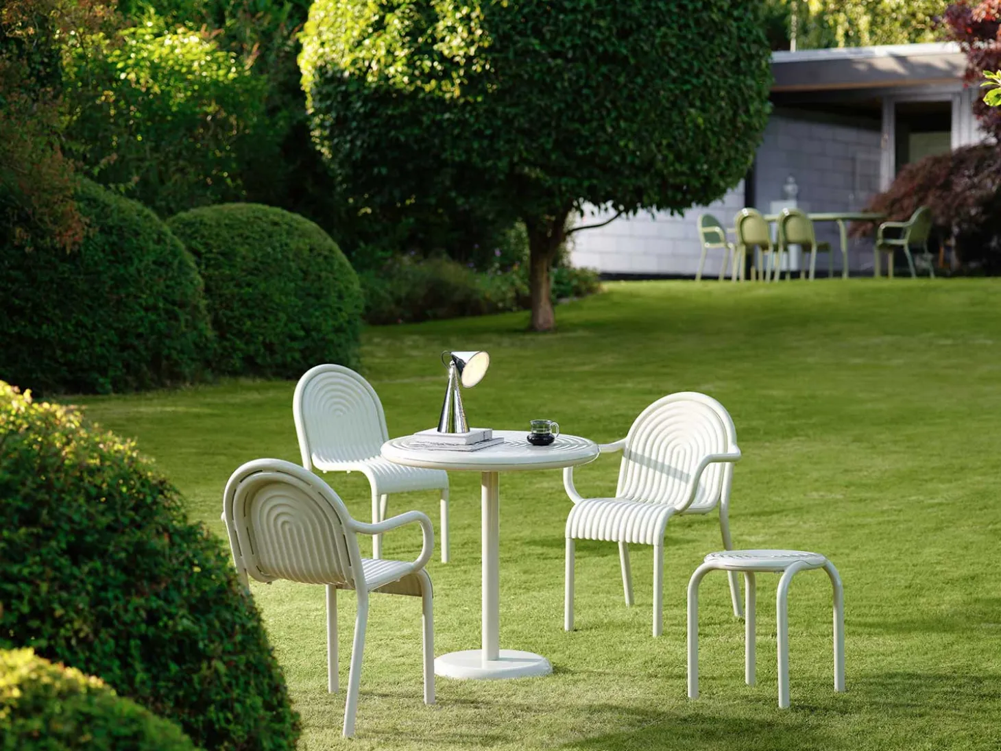 Groove Cafebord Rund 70cm Putty