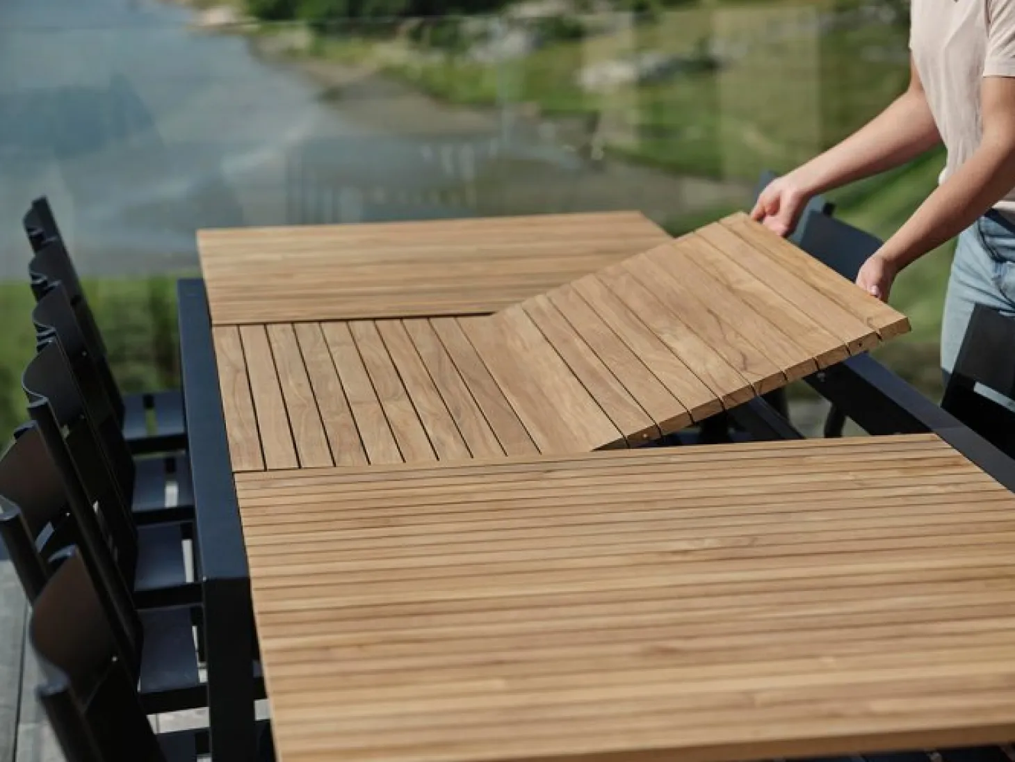 Naos Matbord 220-320 cm Svart/Teak
