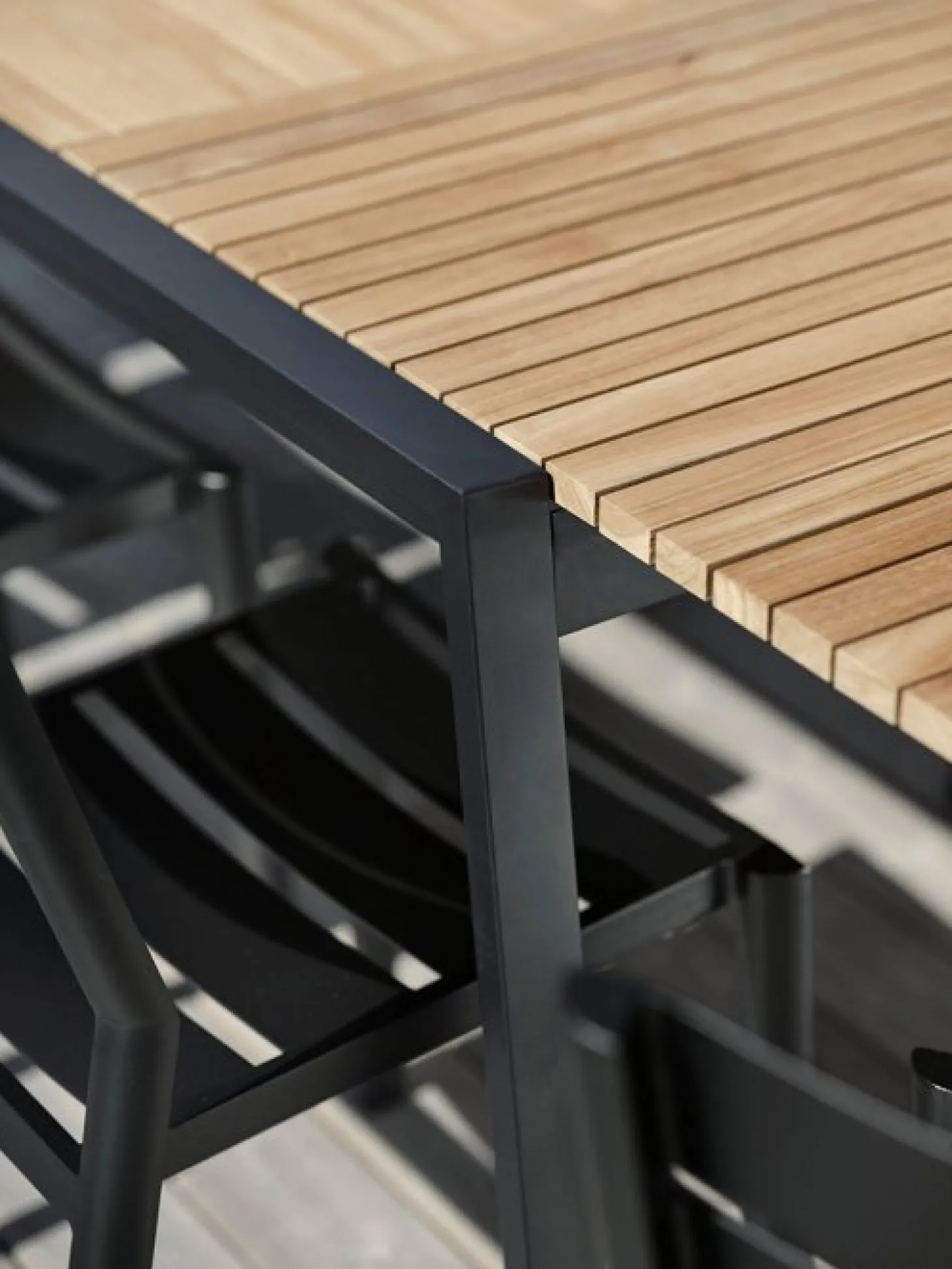 Naos Matbord 220-320 cm Svart/Teak