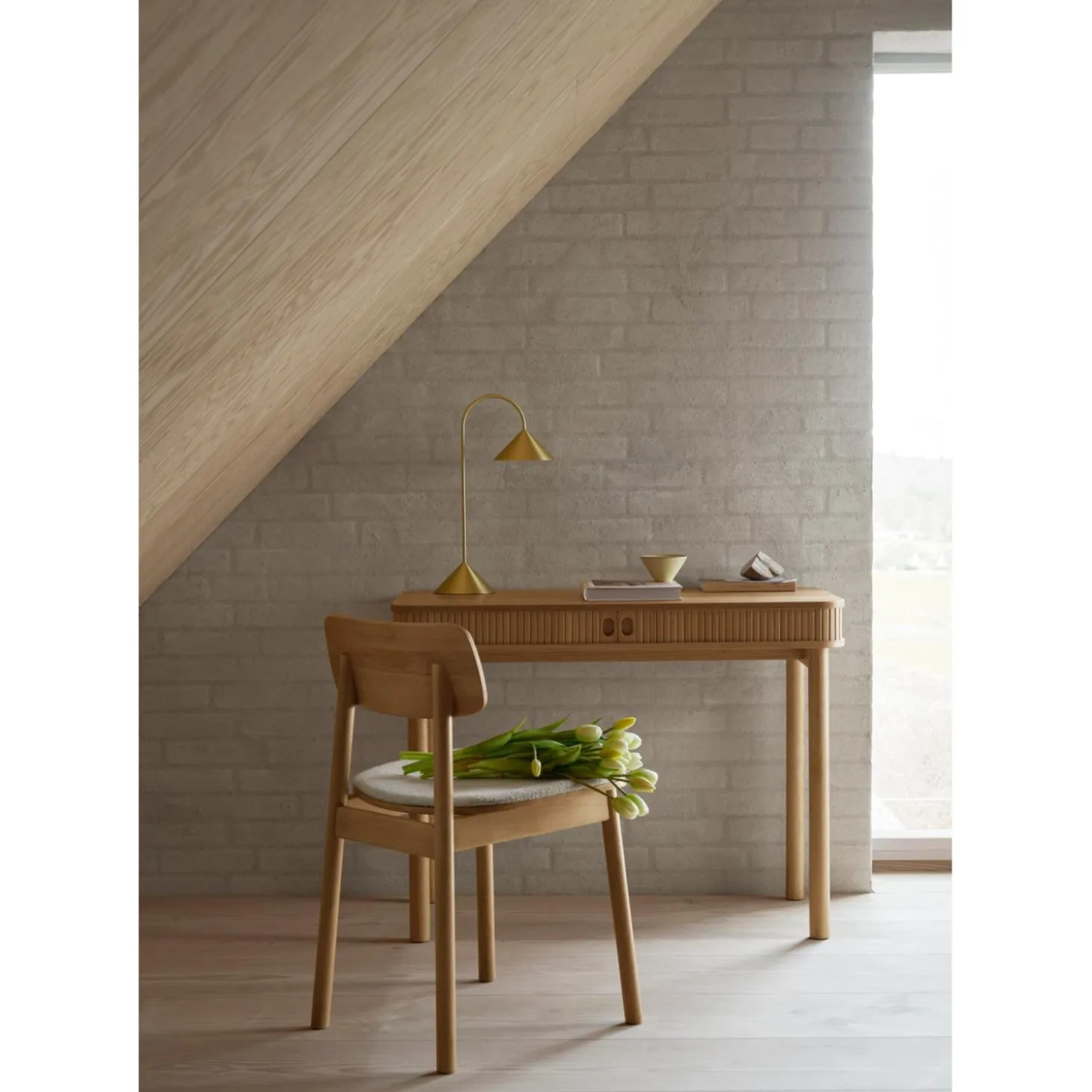 Trysil Skrivbord 75x100x50 cm