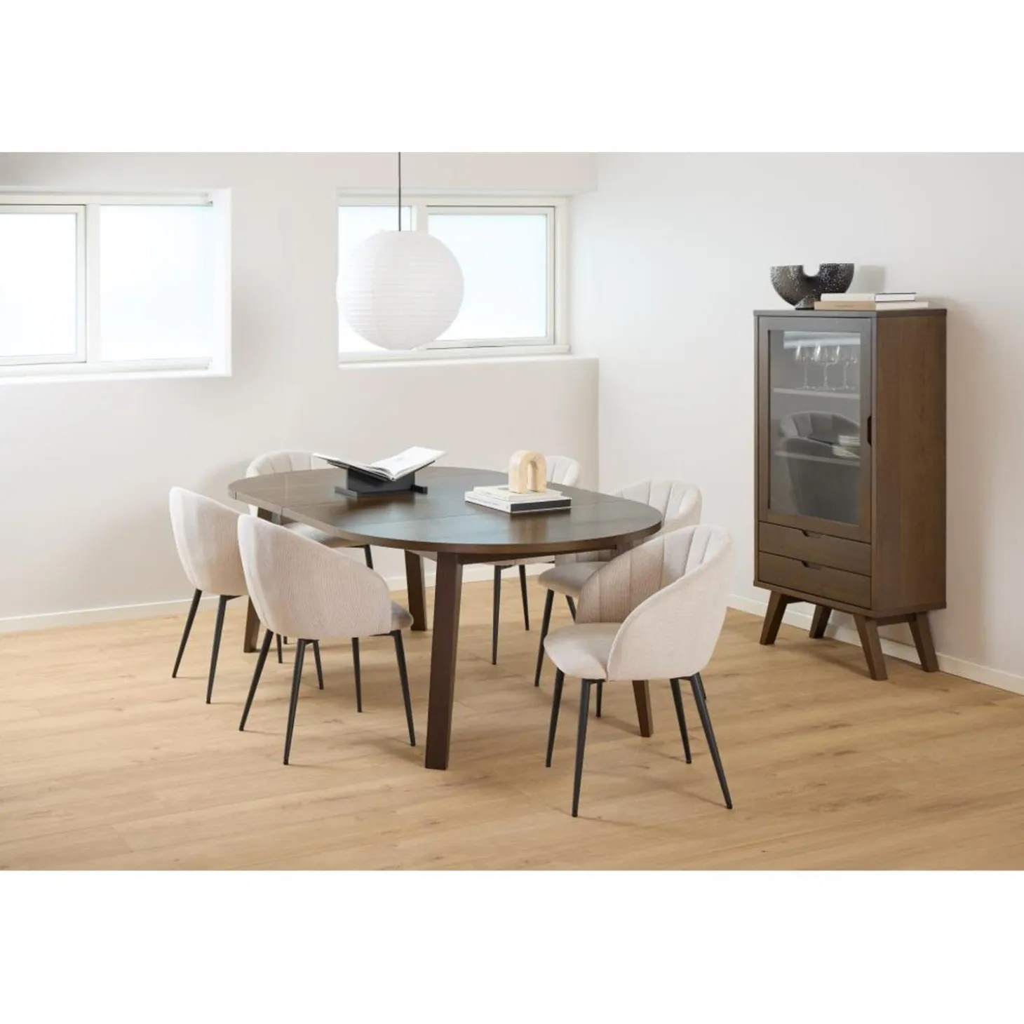 Arendal Vitrinskåp 145x72x36 cm Rökt Ek