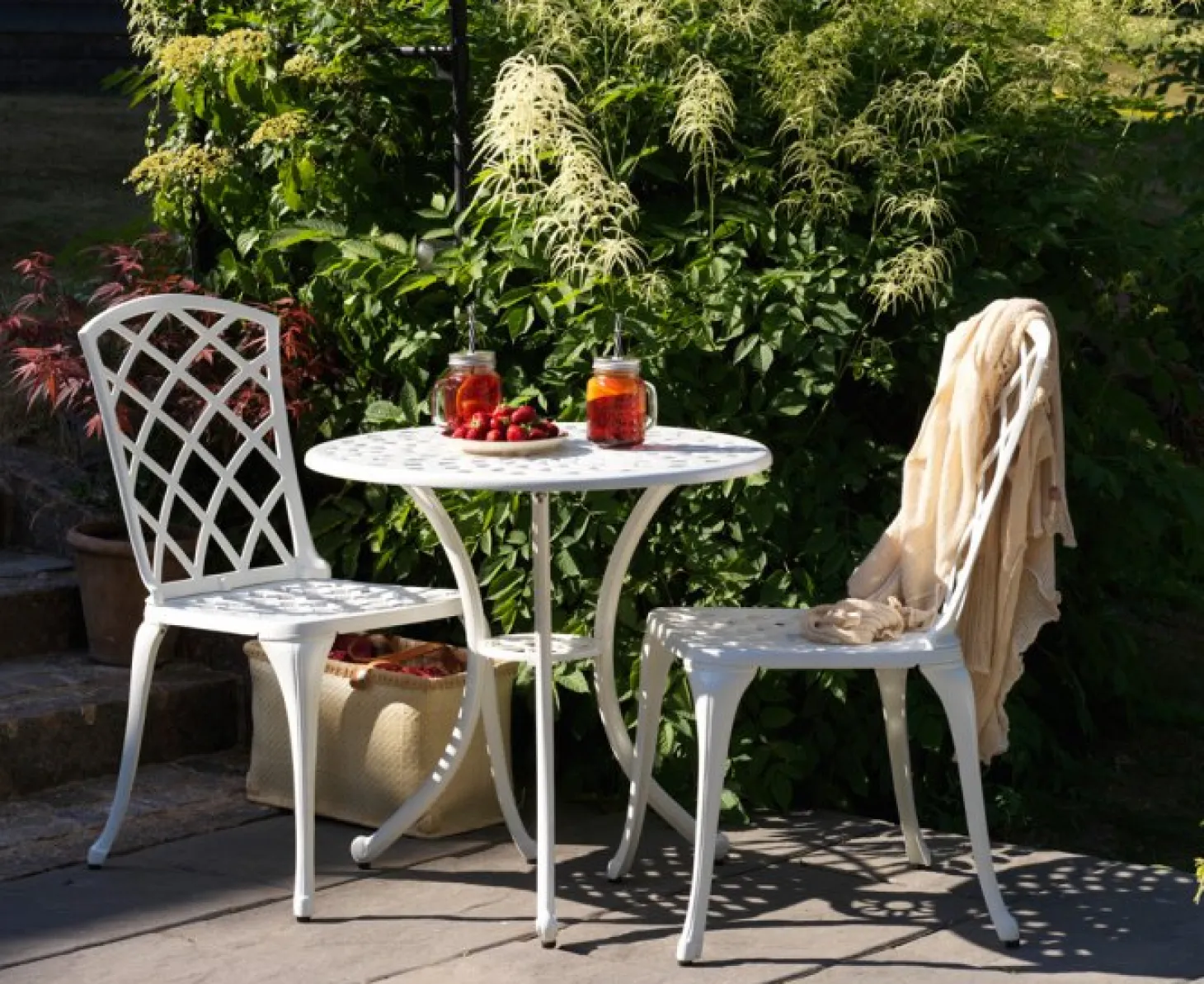 Arras Bord 70 cm Rund Vit
