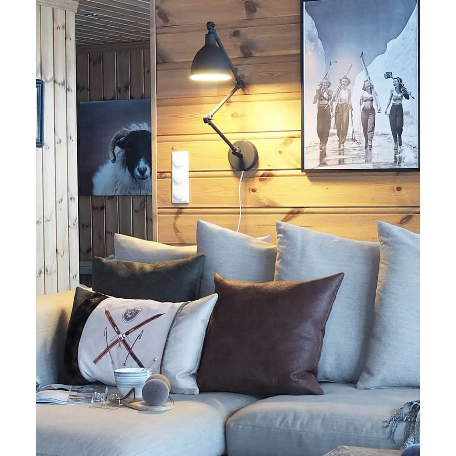 Bazar Vägglampa Sandsvart