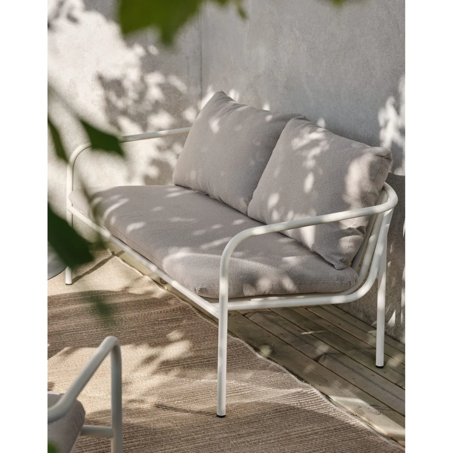 Bendt 2-sits Utesoffa Pearl White/Teddy Beige