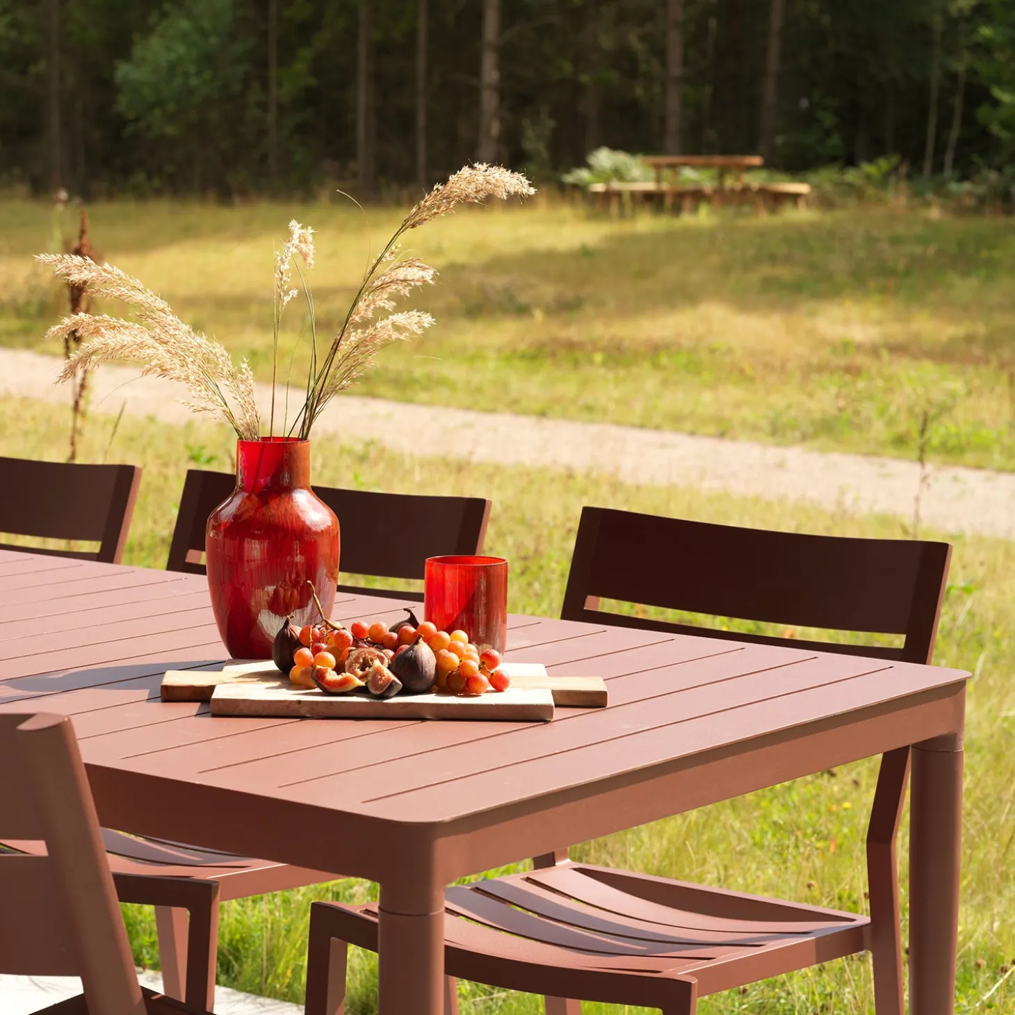 Bigby Matbord 144x76 cm Zin Red