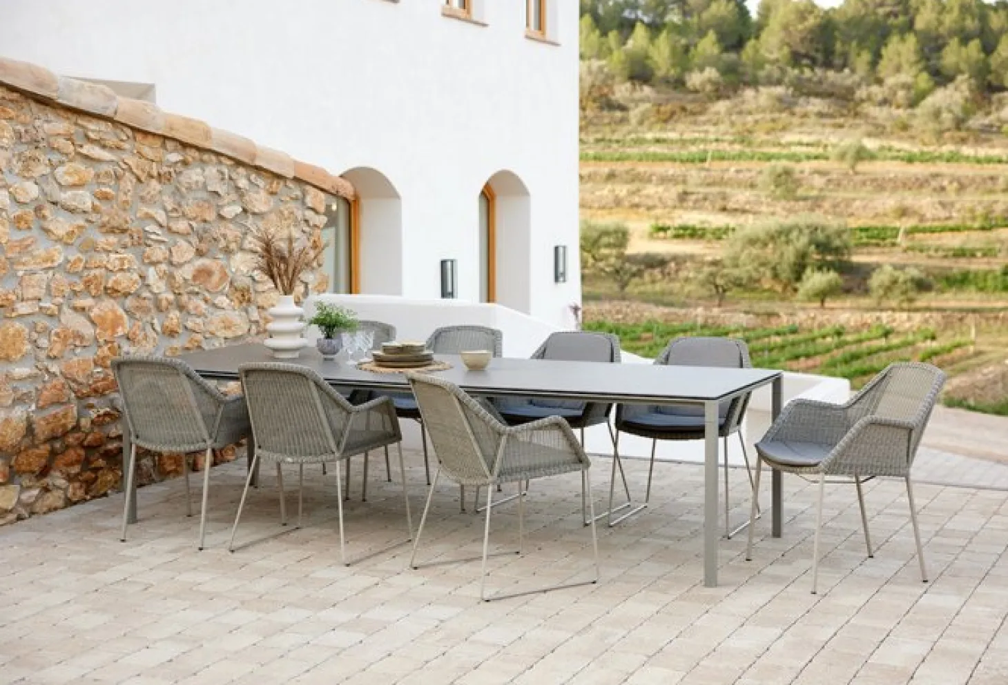 Breeze Stapelbar Karmstol Taupe