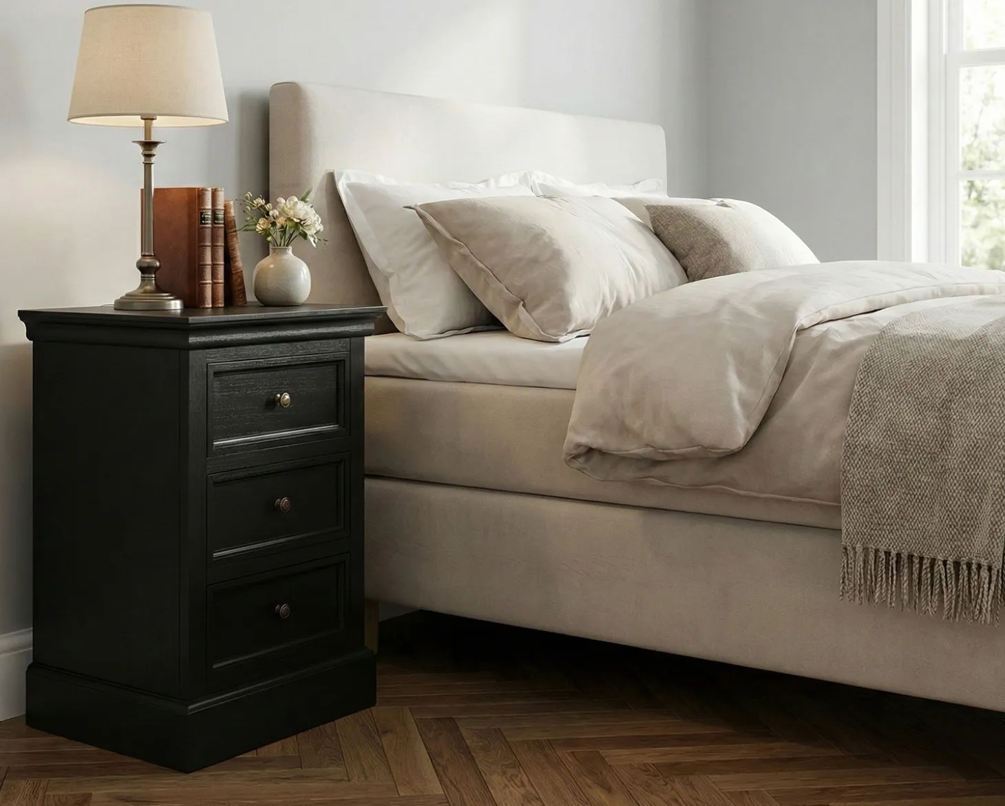 Bristol Sängbord 3-Lådor Svart