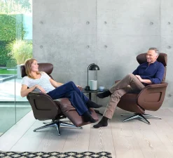 Clement Fåtölj med inbyggd fotpall
