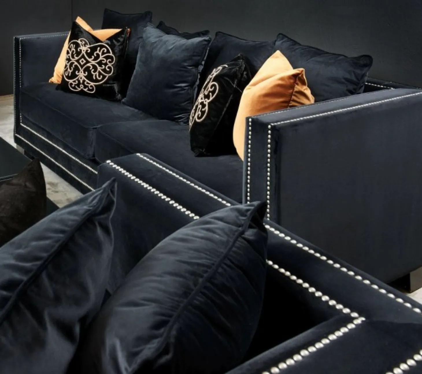 Cloude 2-Sits Soffa Svart Sammet