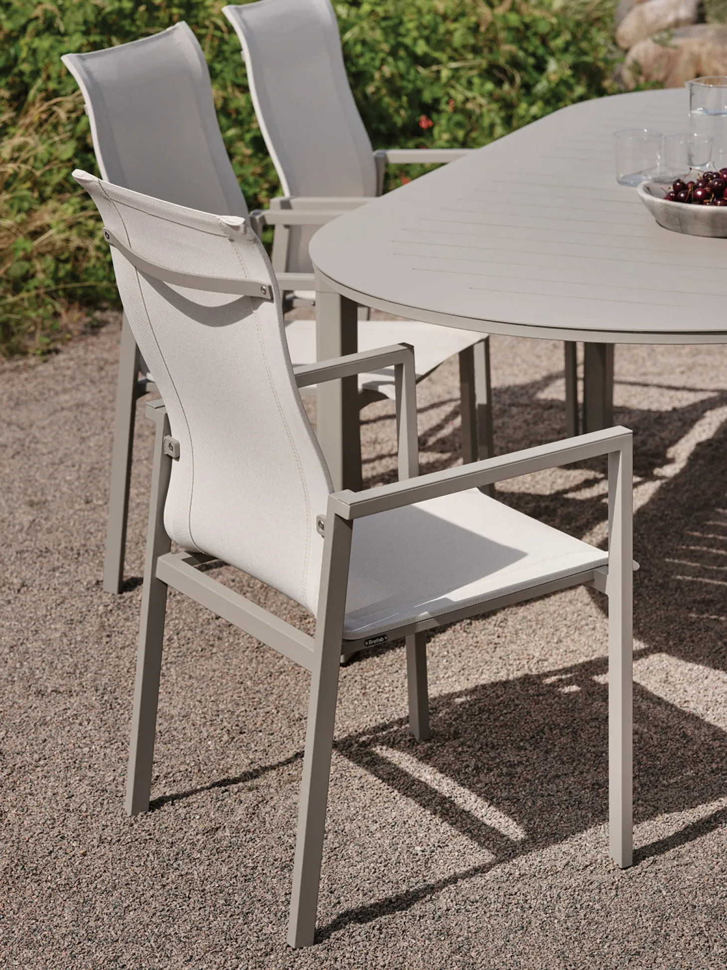 Comfy Karmstol Light Grey/Off-White