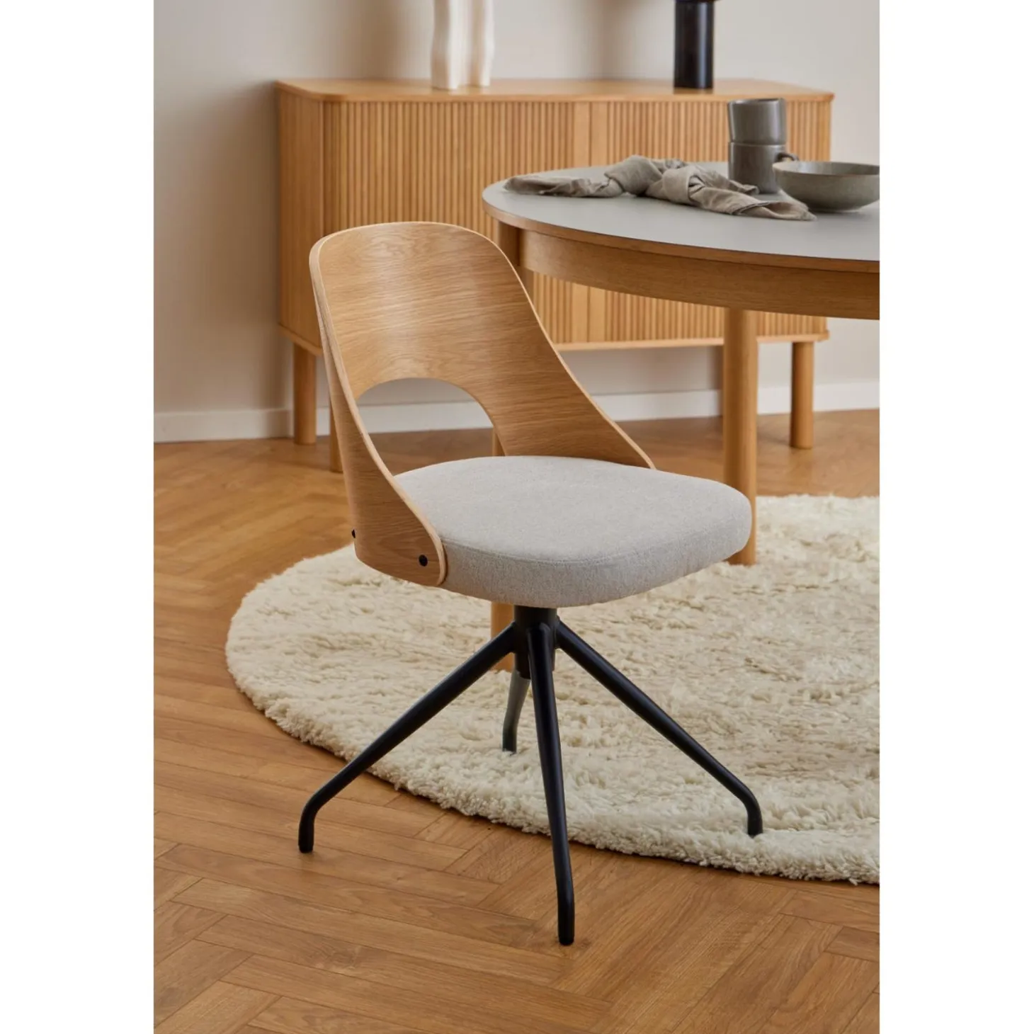 Dina Matstol vrid-funktion Ek/Beige