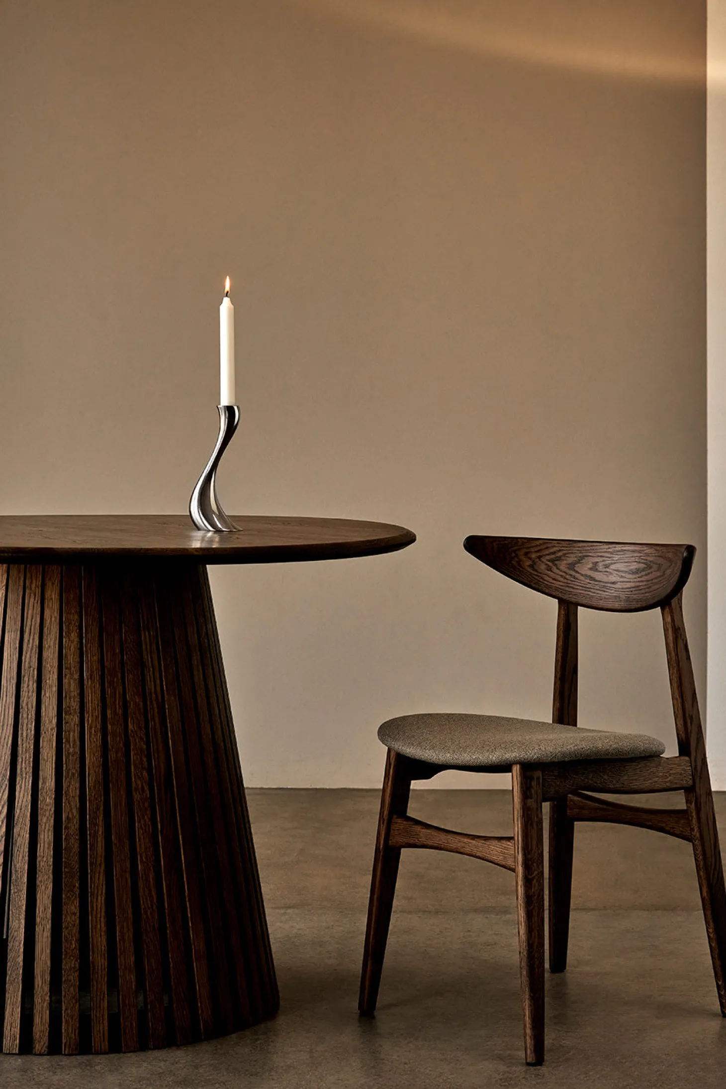 Dominus Matbord Rund 120 cm Smoked Oak
