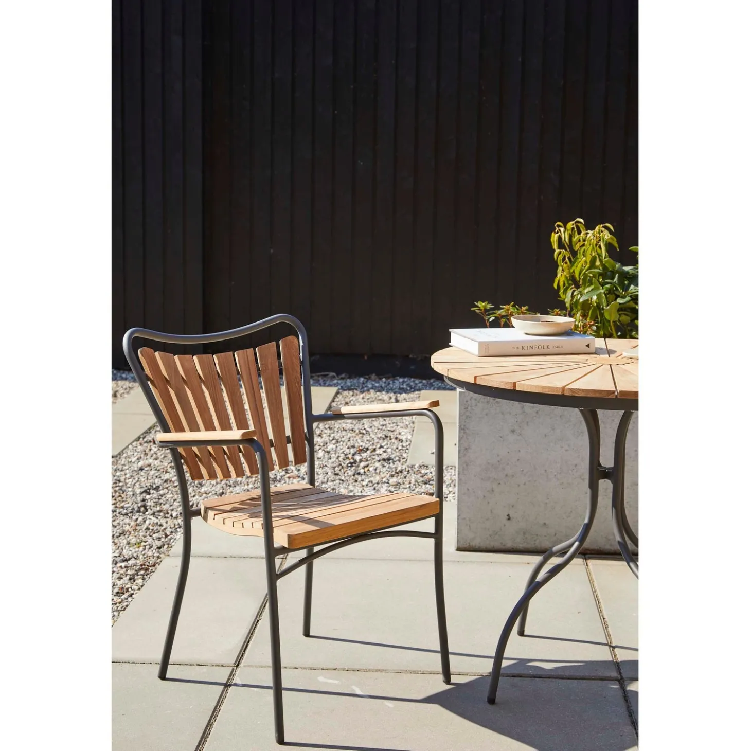 Ellen Cafébord Ø80cm i Teak och Aluminium Antracit