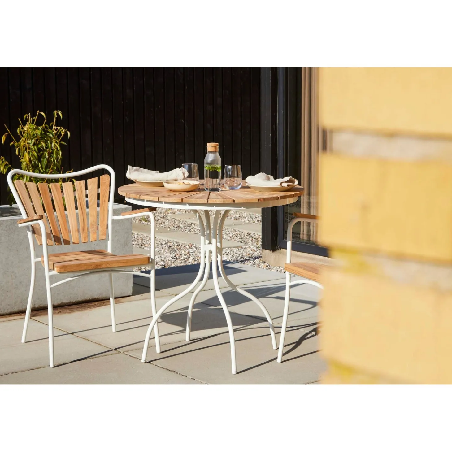 Ellen Trädgårdsmöbelset i Teak och Aluminium 80 cm + 2 stolar, Vit