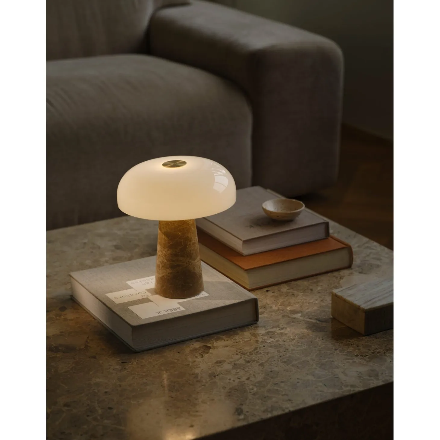 Glossy Bordslampa Beige