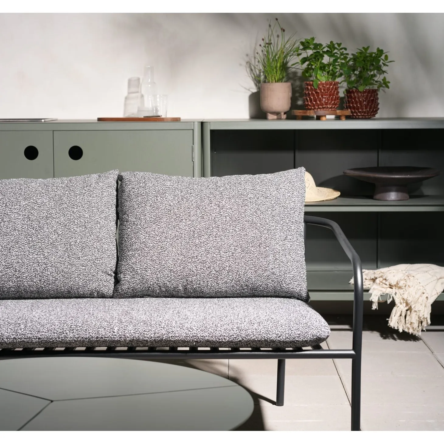 Kelia Utekök Öppna hyllor Nordic Green