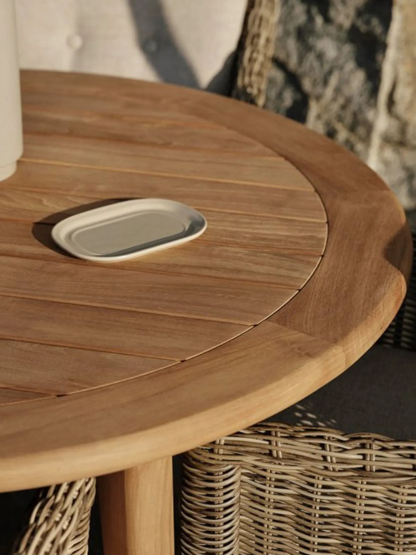 Lilja Matbord Rund 120 cm Teak