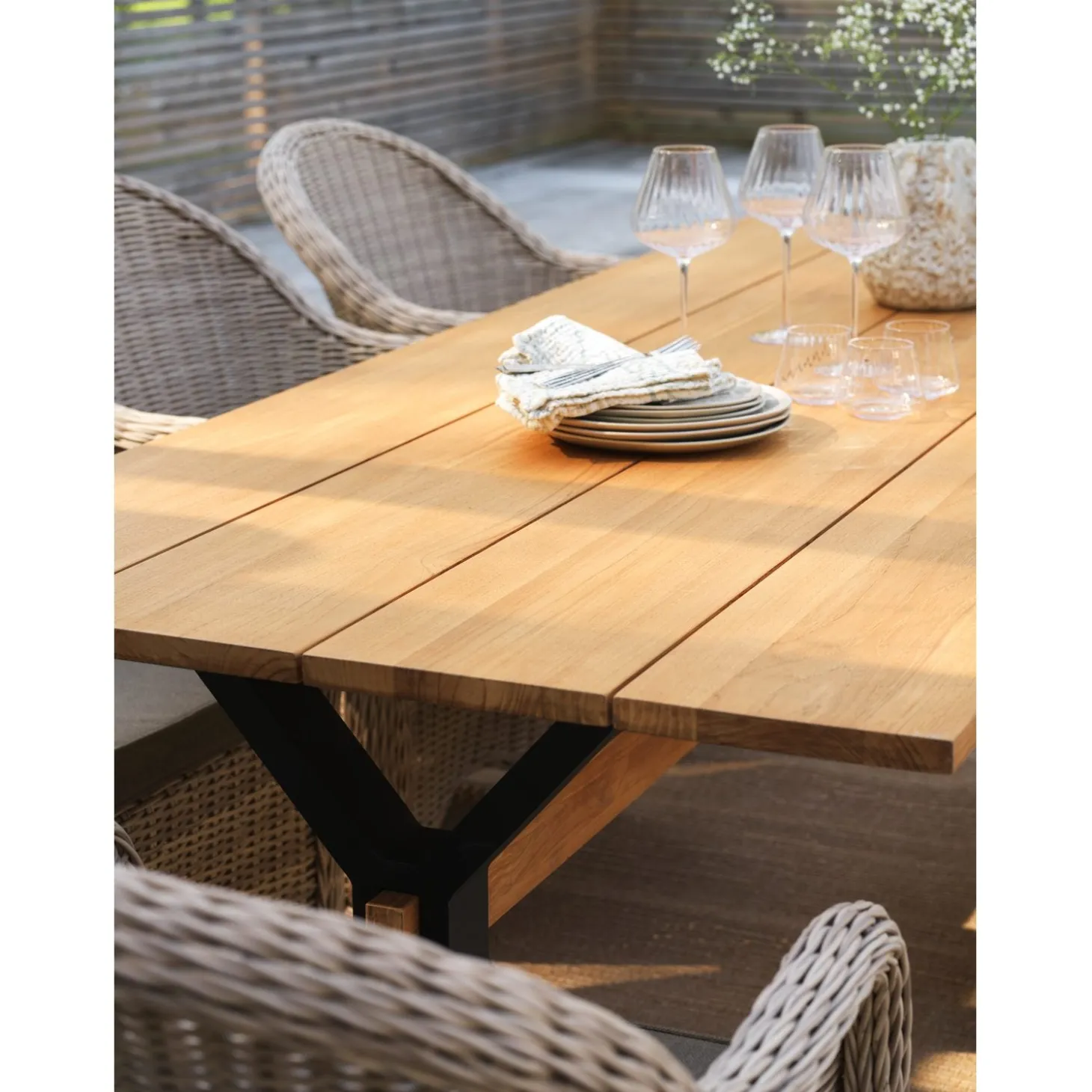 Mark Matbord 230x95 cm Teak/Svart