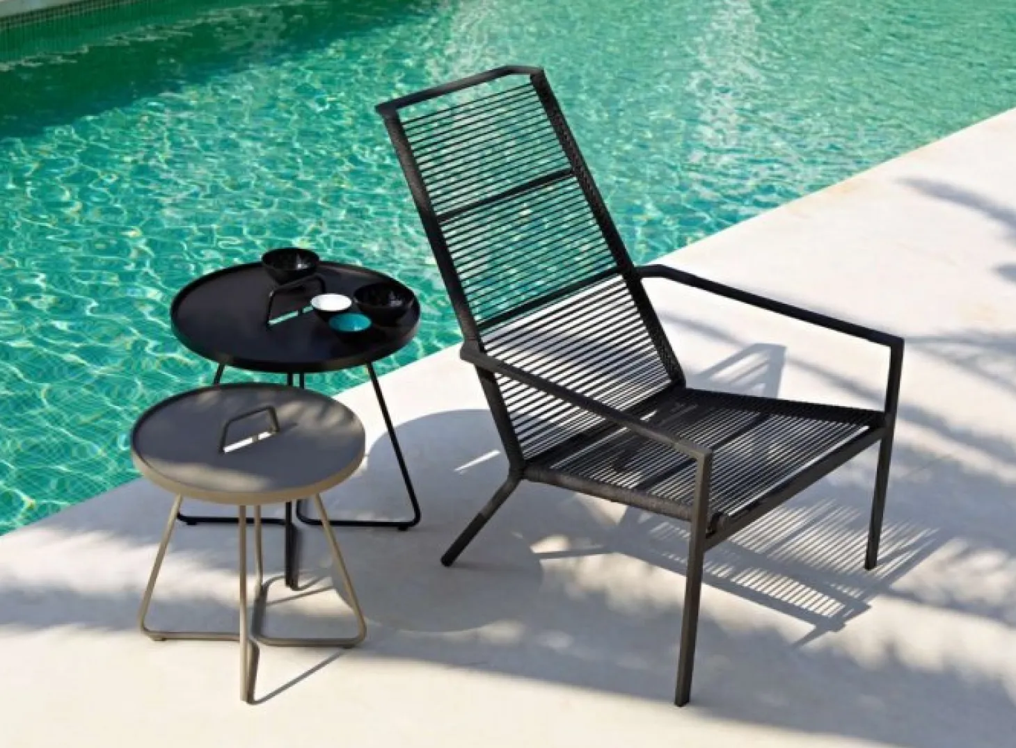On The Move Sidobord Liten Black