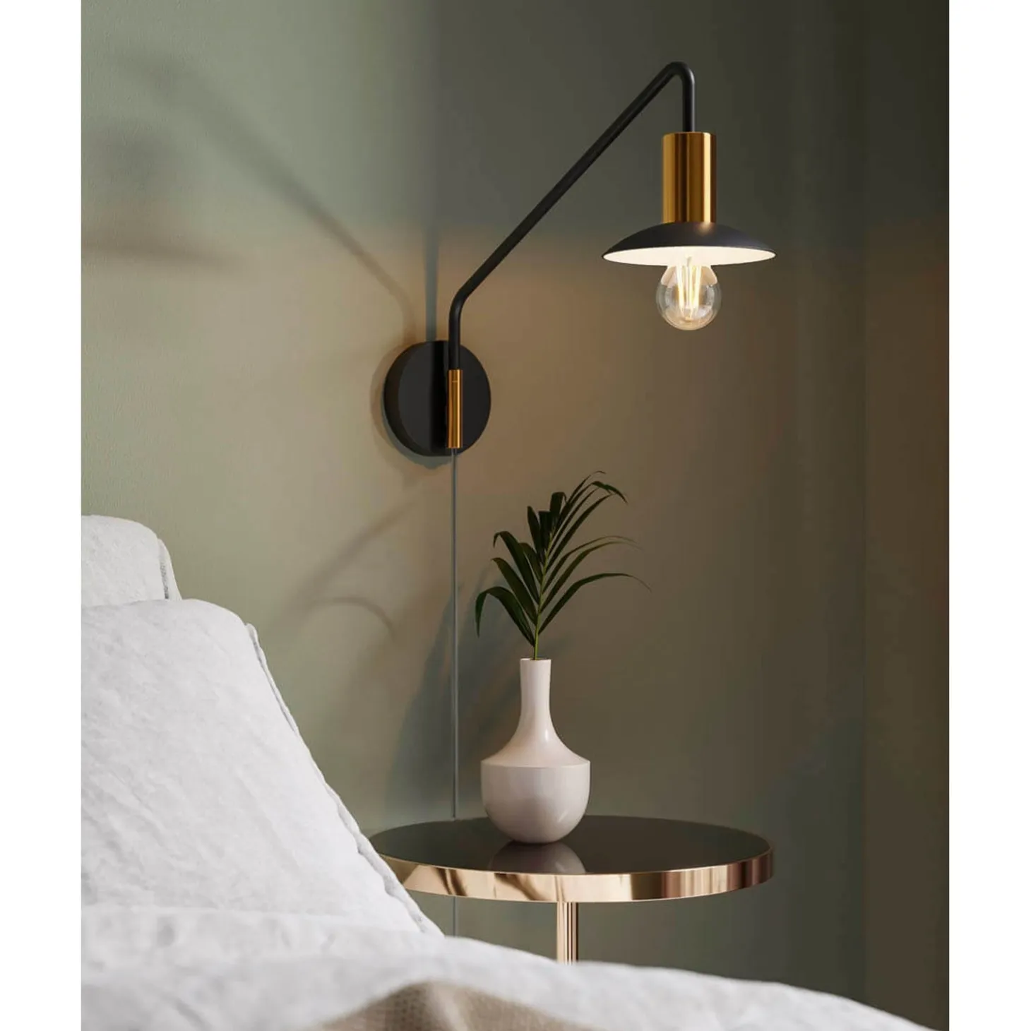 Quinn Vägglampa Kort