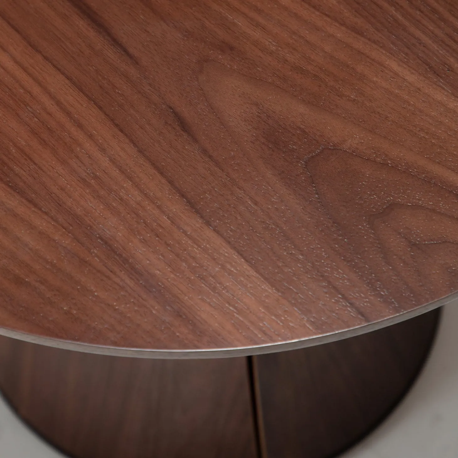 Root Sidobord Walnut