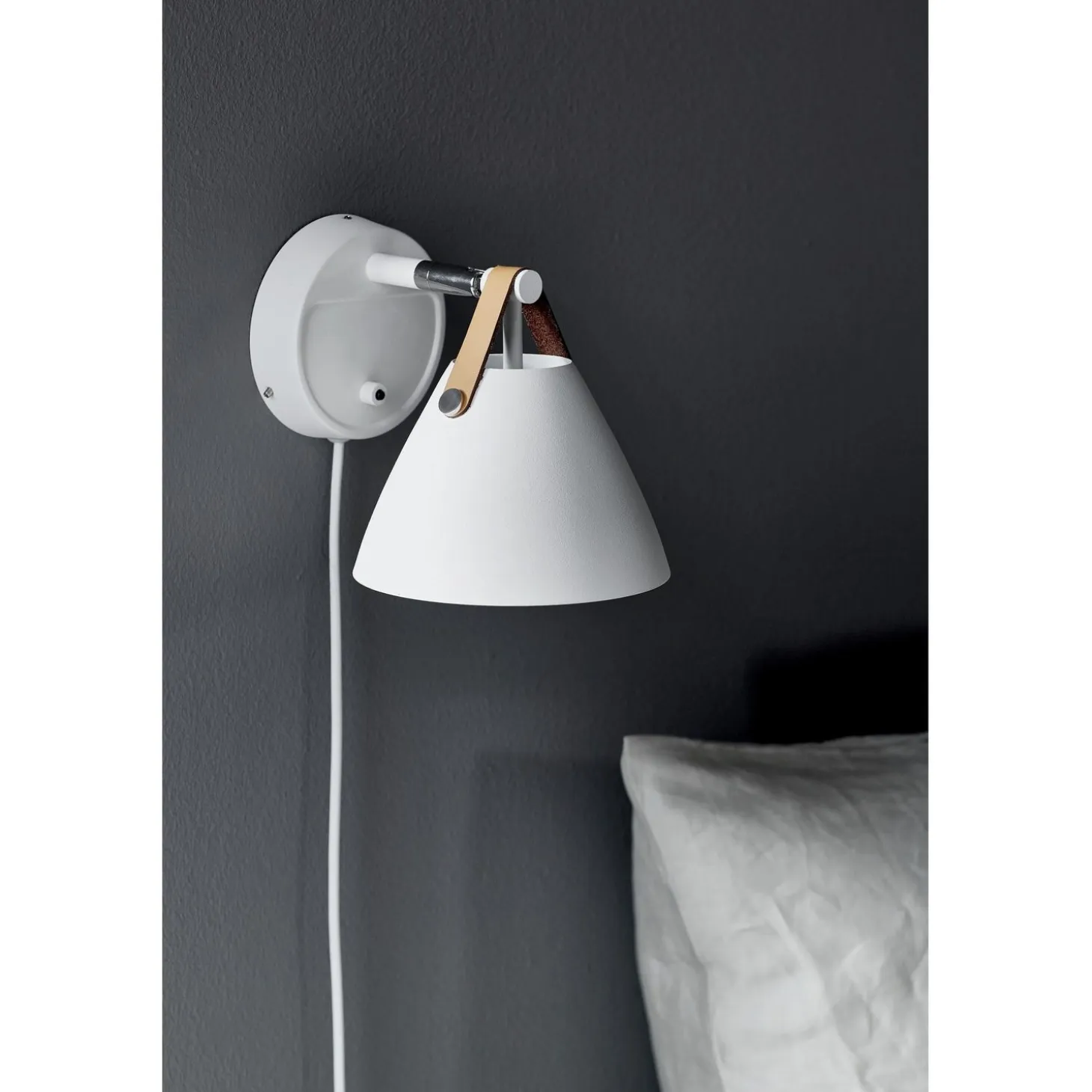 Strap Vägglampa Vit