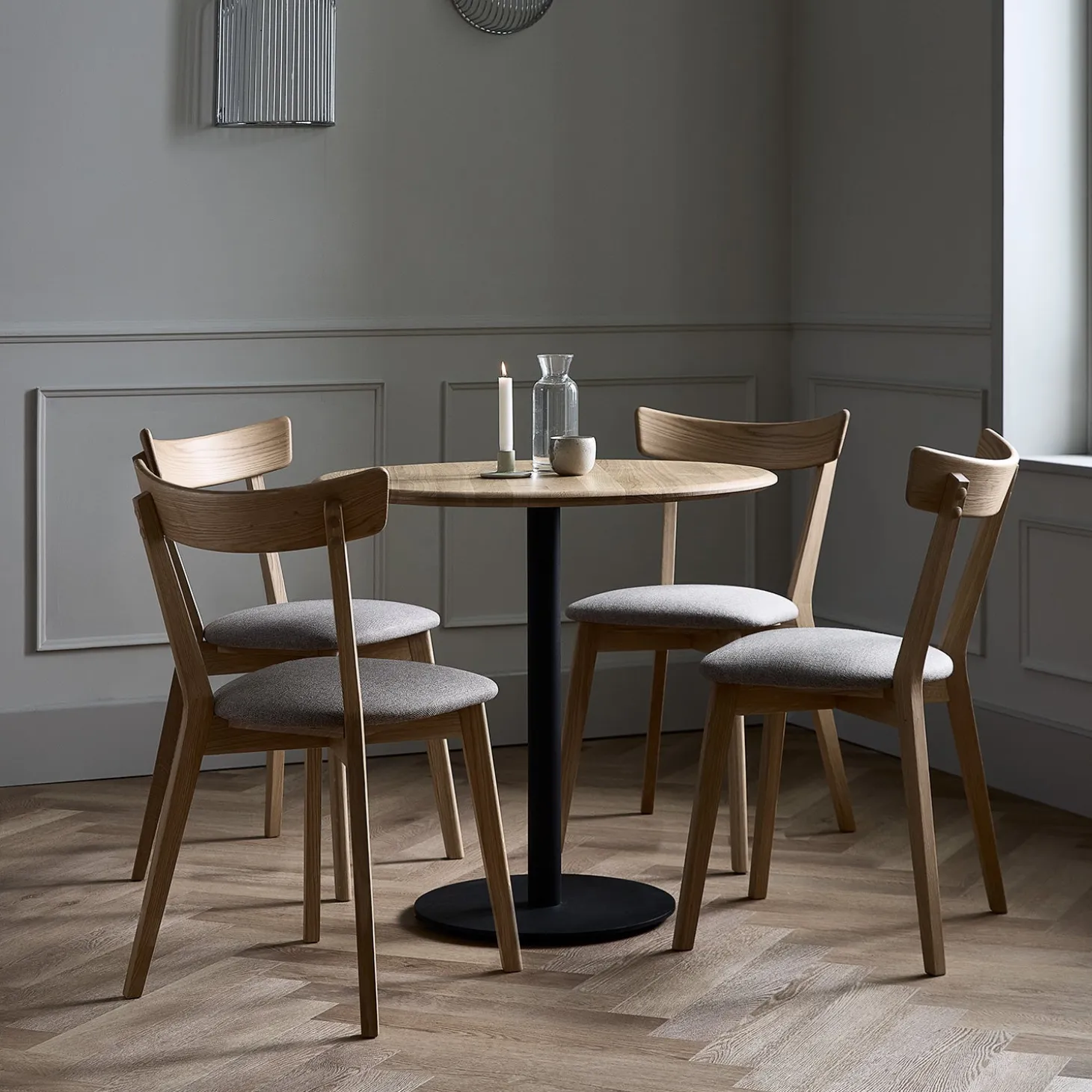 Virelli Matbord Rund Intra Oak